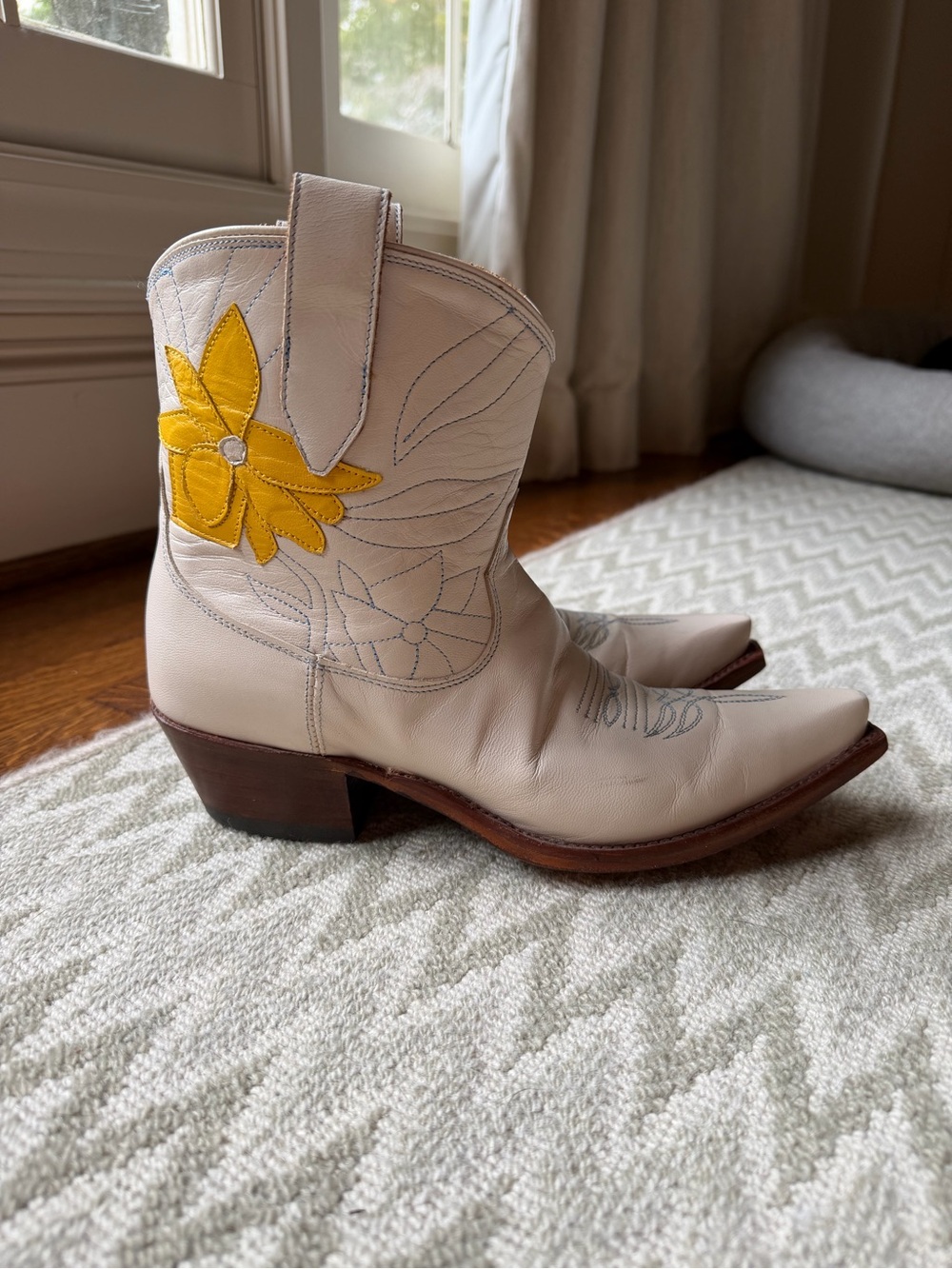 Miron Crosby 9 Cream Western Ankle Boots with Yellow Floral Detail